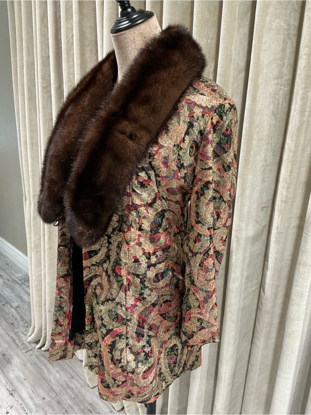 Women's Paisley Brocade Coat with Brown Fur Trim - Picture 8 of 11